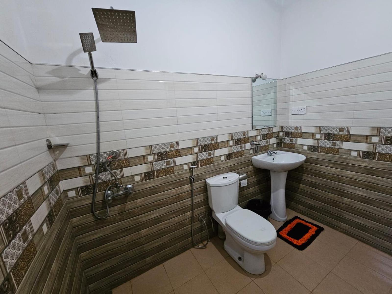 אלה Enthral View Homestay מראה חיצוני תמונה